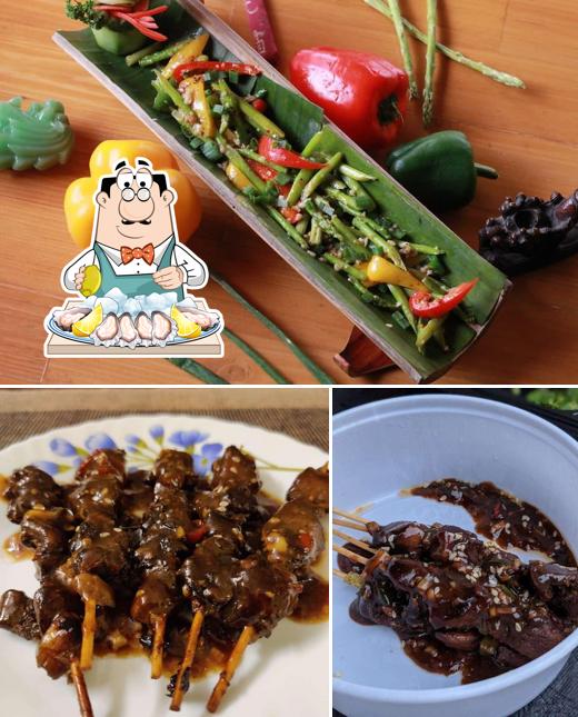 Order seafood at Auntie Fung's