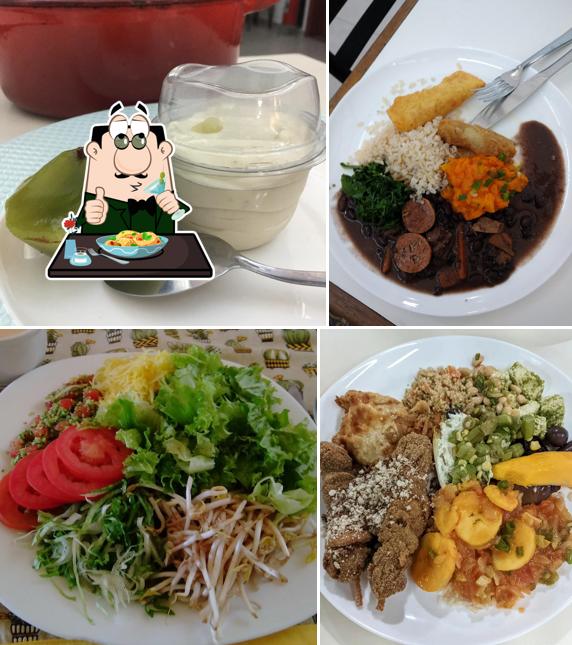 Comida em Restaurante Vegetariano Com-sciência