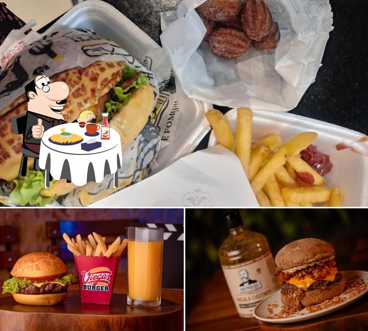 Experimente um dos hambúrgueres servidos no Viegas Burger Artesanal E Delivery