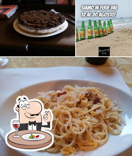 La foto della cibo e bevanda di Country Pub