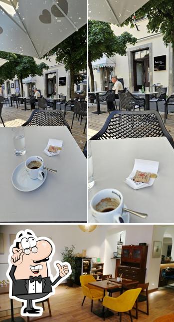Gli interni di Kavarna Prešernova 15