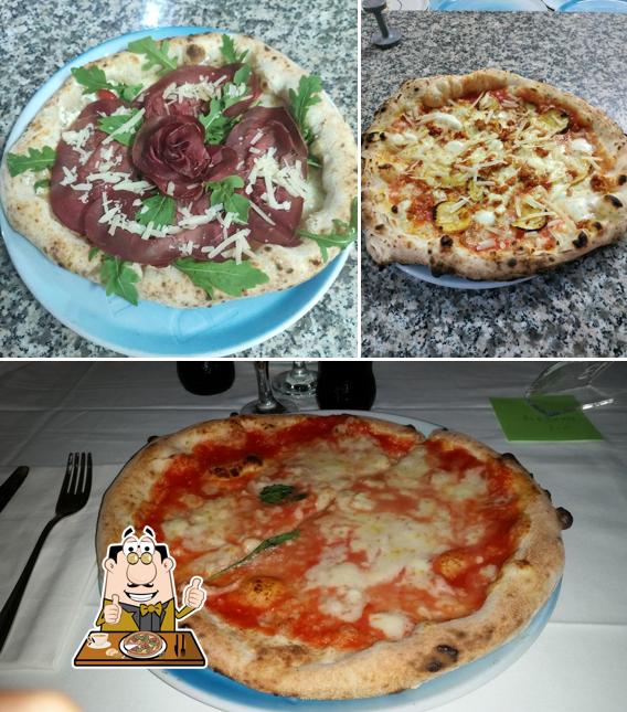 A Bella Napoli Rossano, puoi goderti una bella pizza