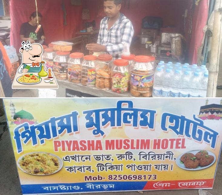 Food at PIYASHA MUSLIM HOTEL