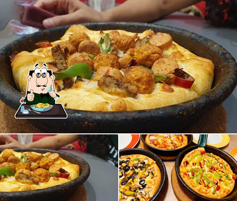 Meals at Pizza Hut Phoenix Market City Mall, Pune