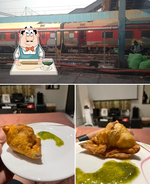 Samosa at Sharan Di Hatti
