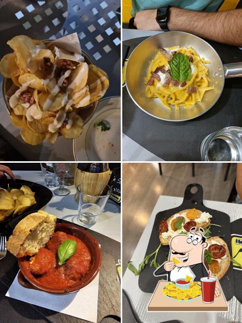 Nachos al Yummi Restaurant