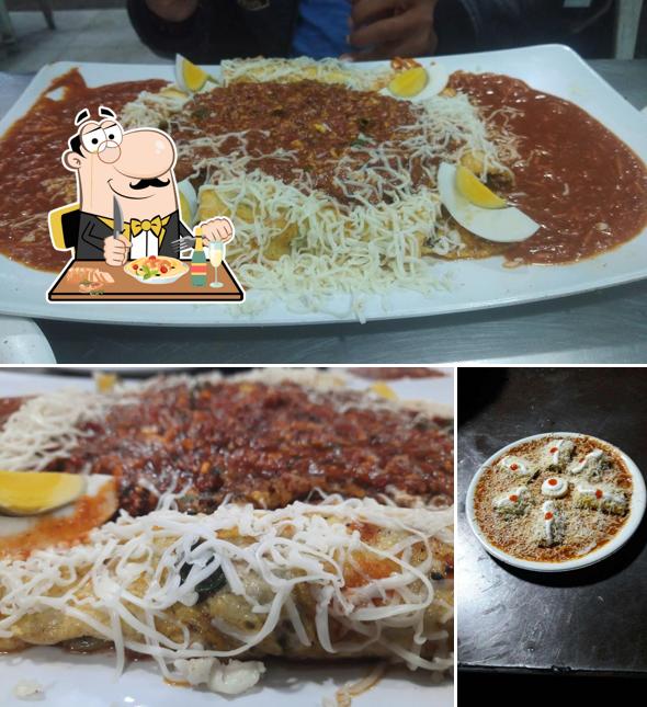 Huevos rancheros at Maji Sainik Egg Zone
