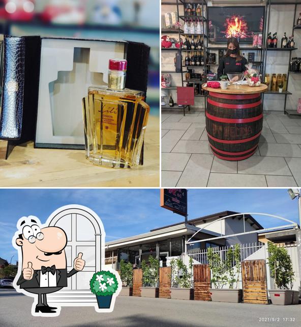 Gli esterni di Pink & Red Café