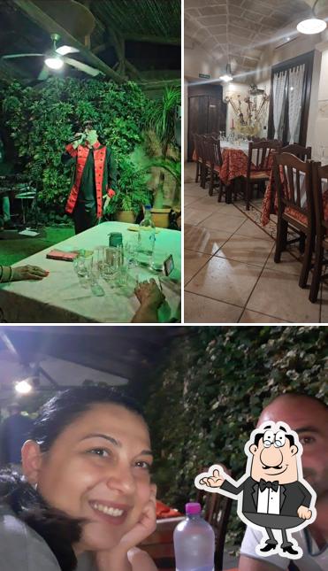 Siediti a un tavolo di Trattoria del vizio