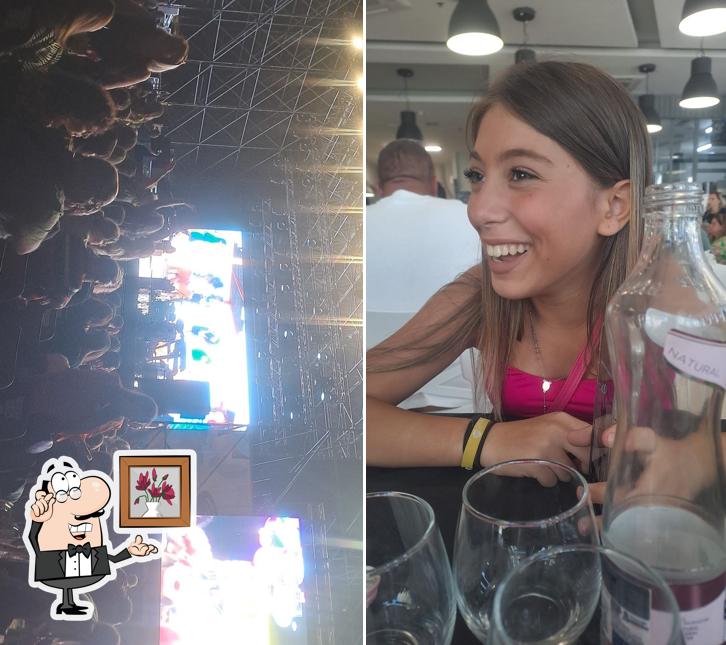 Siediti a un tavolo di Giulio' s pizza