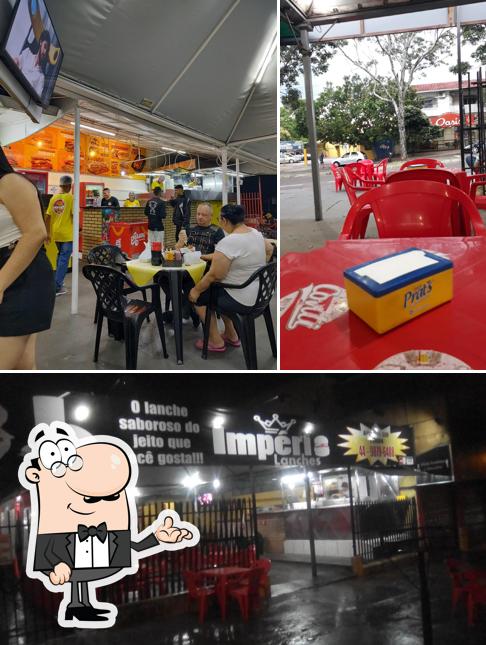 Veja imagens do interior do Império Lanches - Maringá