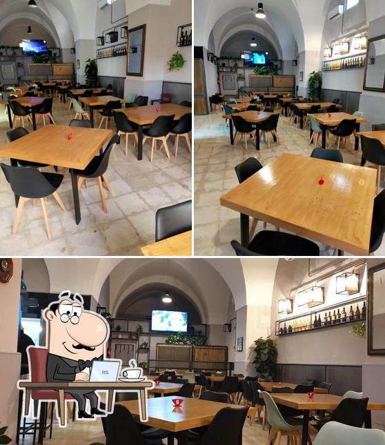 Dai un'occhiata agli interni di Sazan