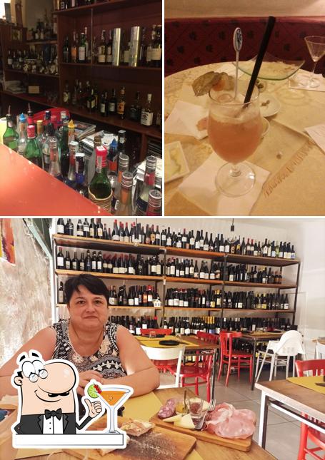 Goditi un drink dal menu