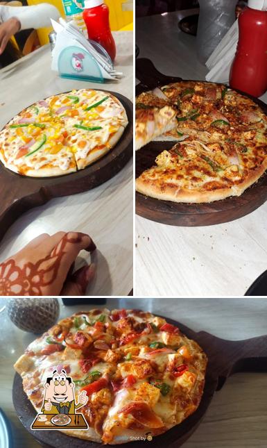 Pick pizza at Pizza Khalo Restaurant Raebareli
