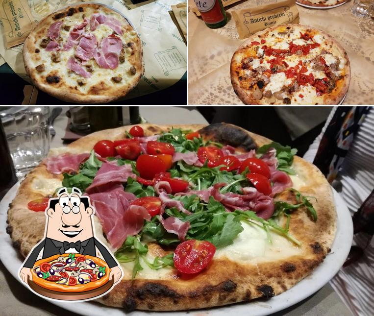 Scegli tra le svariate varianti di pizza