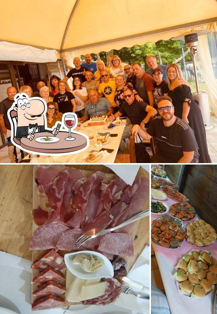 La cibo e interni del ristorante