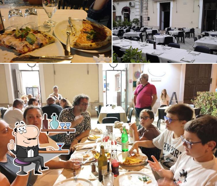 Gli interni di acqua e farina pizza e sfizi