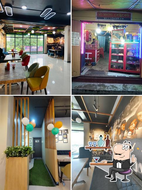 Check out how Chicago Pizza looks inside
