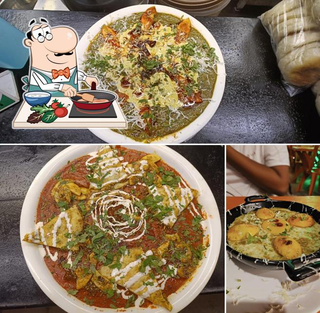 Chicken curry at Maa Omlet Centre