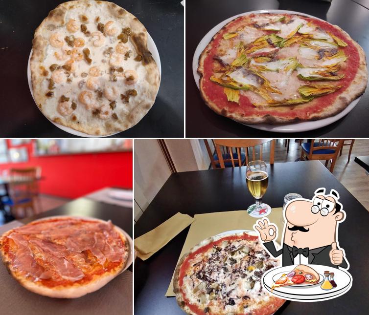 Scegli una pizza a Leccabaffi pizzeria trattoria