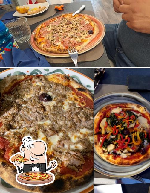 Ordina tra le svariate varianti di pizza