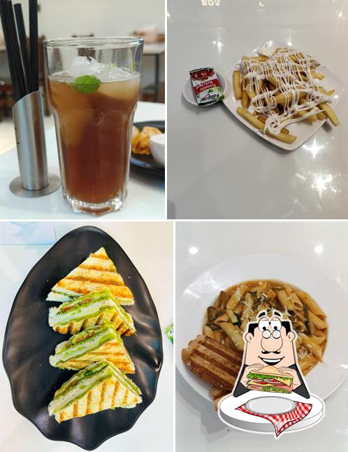 Club sandwich at Avenue Cafe