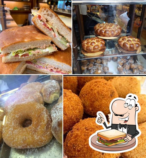 Prenditi un panino a Moccia Panificio dal 1936