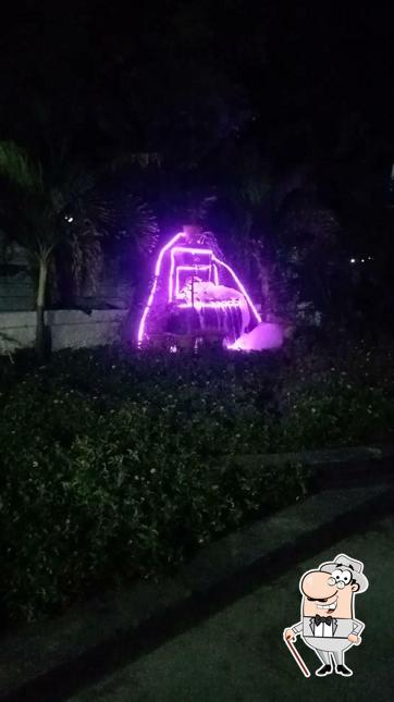 The exterior of Swinger Bar