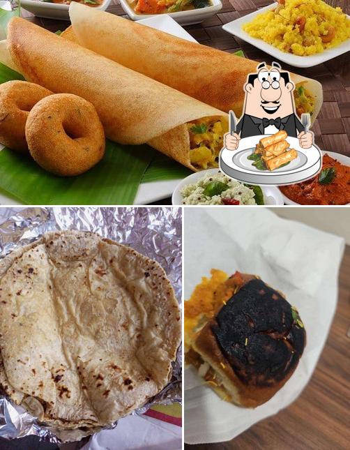 Spring rolls at GUPTAJI Restaurant