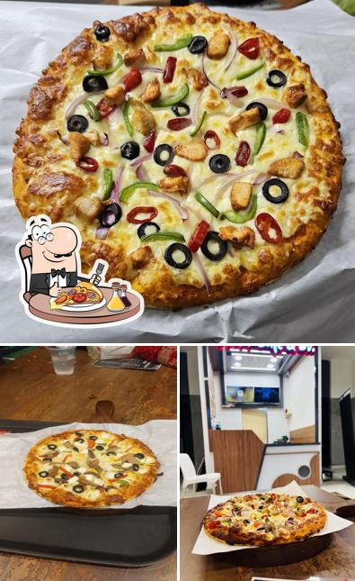 Pick pizza at 11:11 Café & Co