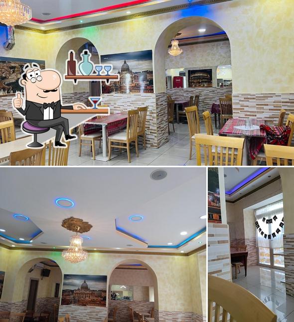 Dai un'occhiata agli interni di Halal Restaurant