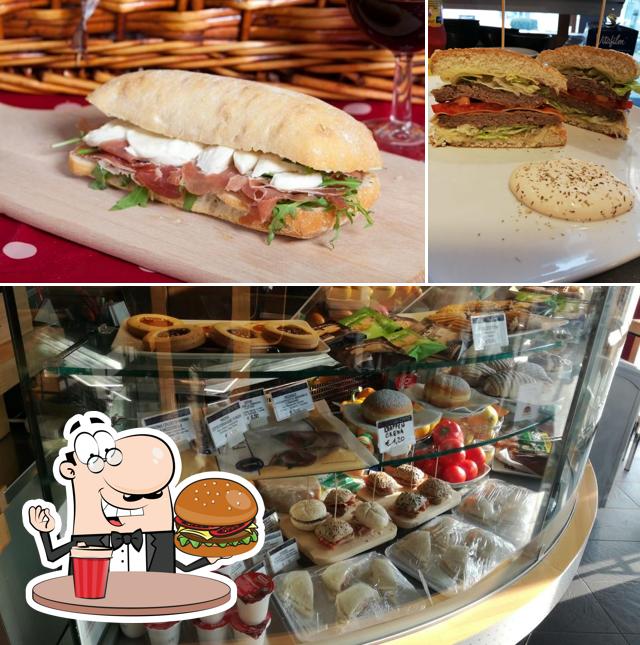 Prova un hamburger a Sunny Cafè