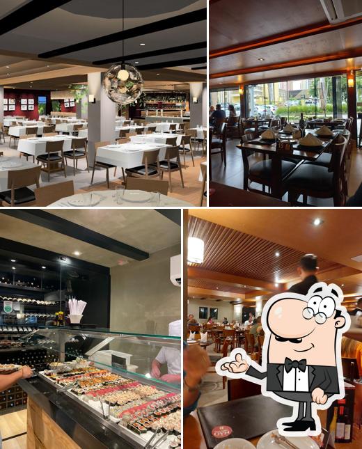 Sente em uma das mesas no Churrascaria Sal e Brasa Brasília