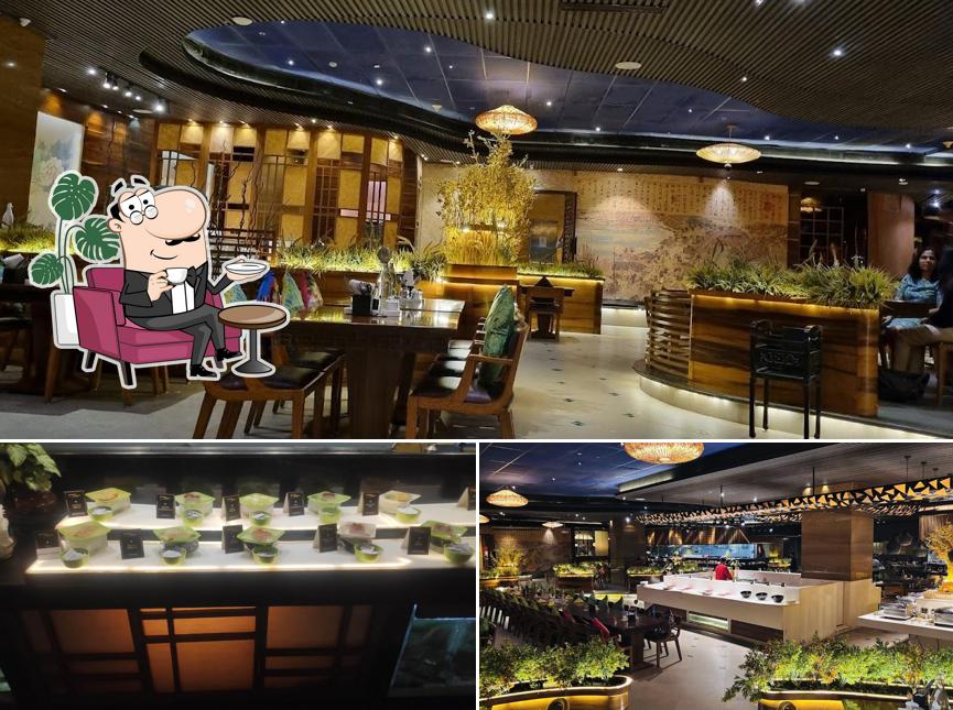 The interior of Global Fusion Sakinaka