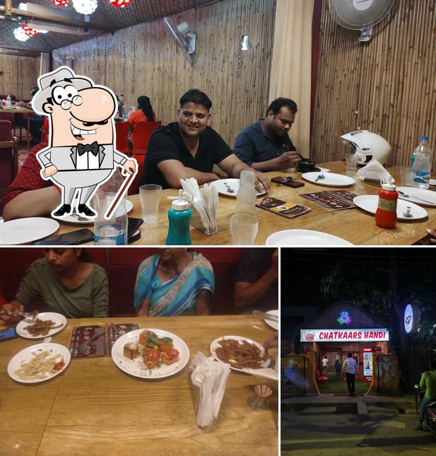 The exterior of Chatkaar's Handi Best Family Resturant In Lucknow