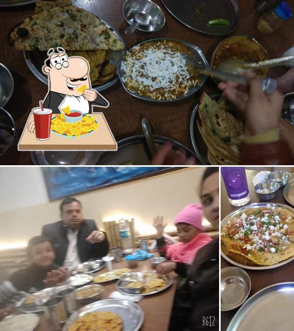 Nachos at शुभ आनंद ही आनंद भोजनालय राजा मंडी स्टेशन रोड दिल्ली गेट आगरा
