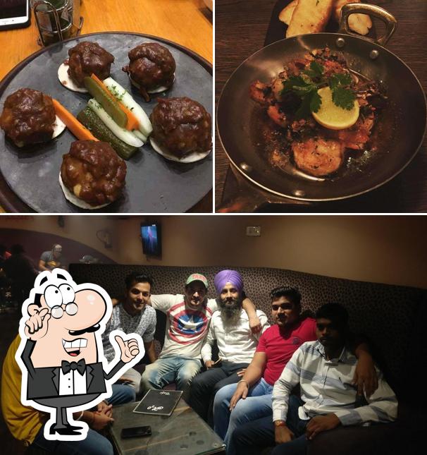 The picture of H2O Cafe’s interior and beverage