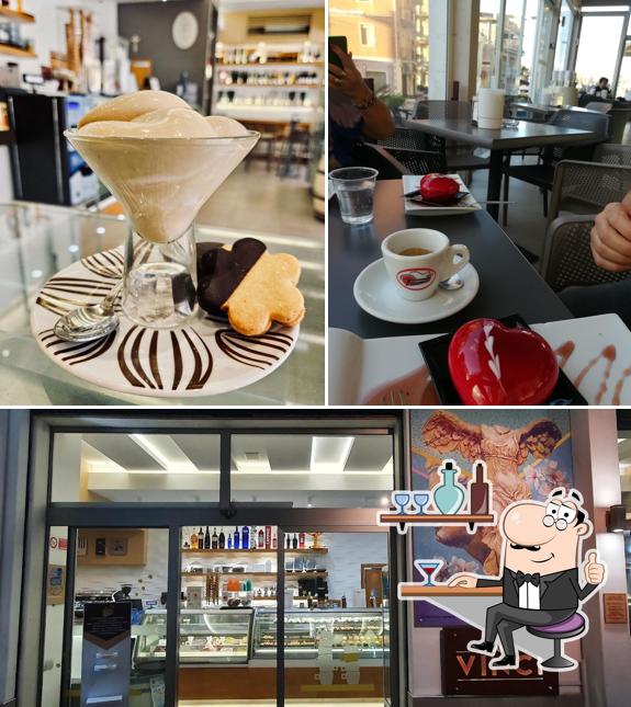 Siediti a un tavolo di Cafè Vinci