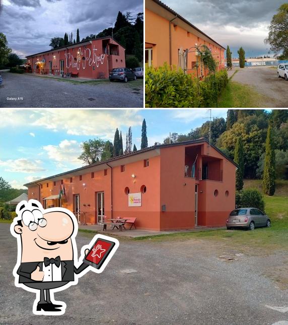 Guarda gli esterni di Circolo Arci Petroio APS