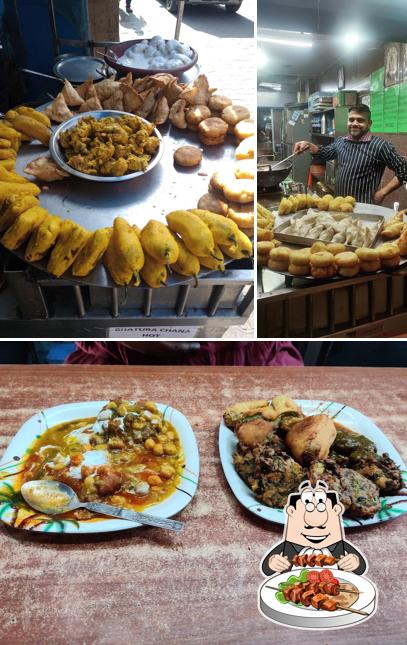 Food at Shankar Chat Bhandar