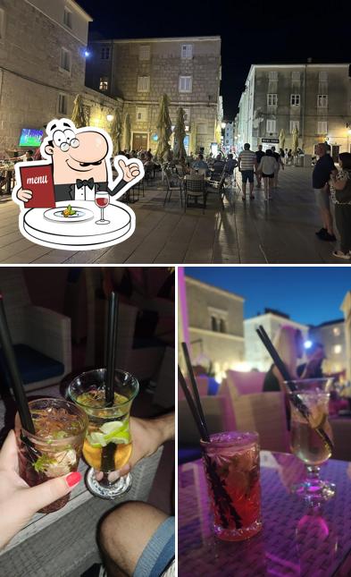 La foto della cibo e esterno di Cocktail Bar Roko