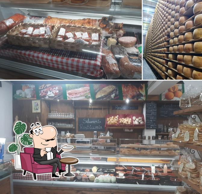 Tra le diverse cose da La Bottega dei Sapori si possono trovare la interni e esterno