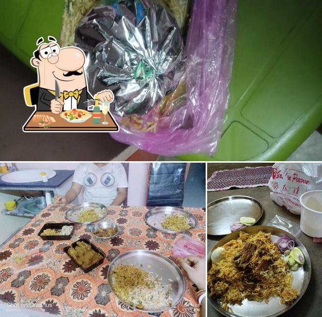 Pad thai at D Golden Peacock