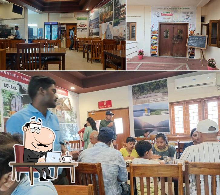 Check out how Kamat Food Court looks inside