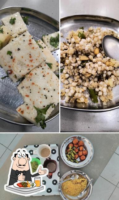 Food at Shree Yamuna Farsan Mart
