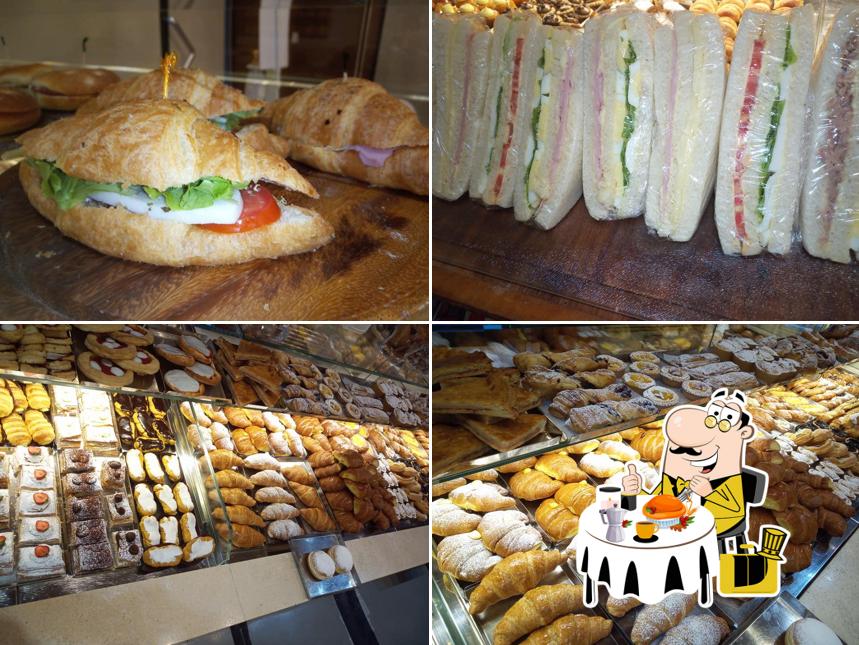 Platti al Pasticceria Pieri e Pezzini