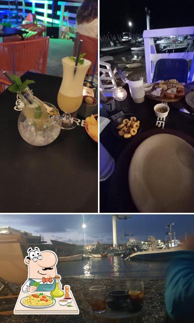 La foto di cibo e bevanda da Café Street 45 - Seiano