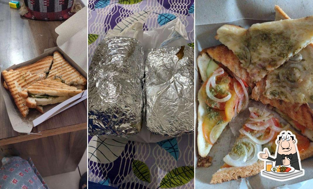 Food at KARNAVATI DABELI &VADAPAV
