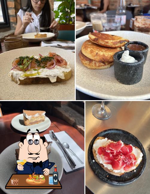 Bruschettas em mug.sp - Casarão Barão de Tatuí