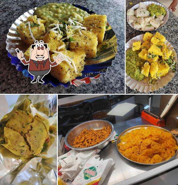 Dhokla at Lijjat Khaman House